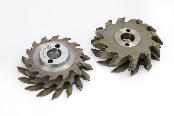 Dao-phay-do-nhom-PMA-chia-khung-3-tang-180121-3-600x400