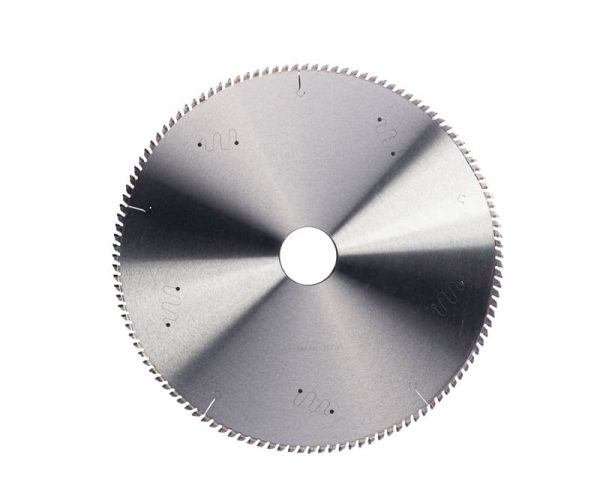 Luoi-cat-nhom-O400-Wagen-180121-1-600x482