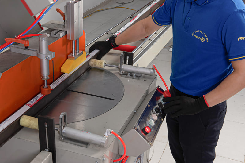 May-cat-nhom-1-dau-mam-xoay-F500-180121-2