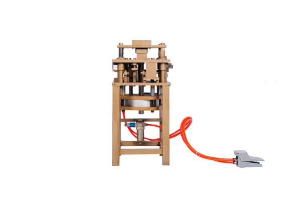 May-dot-dap-hoi-he-Viet-Phap-he-55-vat-canh-14-dao-180121-5-600x400